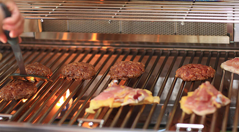 The WL-90000 luxury model of BBQ 5 burner gas grill can grill five dishes at the same time.